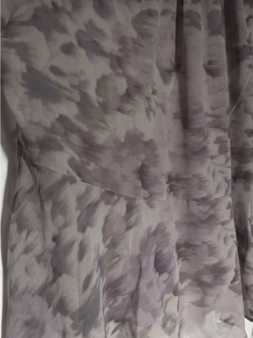 ✨3/$45✨Reitmans Lavender Floral Ruffled Sleeve Blouse - Picture 5 of 5